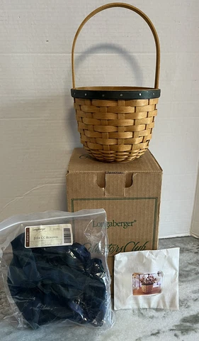 Longaberger 2004 Collectors Club Renewal Basket Combo w/Liner Signed NIB Cover