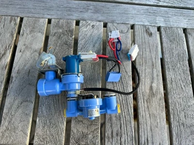 Válvula de agua para refrigerador LG AJU72992601 Foto 1 de 3