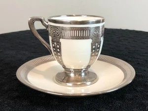 Taza Demitasse de porcelana blanca LENOX 1906-1930 superposición de plata de ley, unicornio M - Imagen 1 de 11