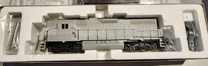Atlas Master HO Scale GP-38 Locomotive High Hood #8940 UNDECORATED - Picture 1 of 5