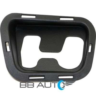 NUEVO PARACHOQUES DELANTERO DERECHO GANCHO REMOLQUE BISEL CUBIERTA PARA 07-13 SUBURBAN TAHOE AVALANCHE  Foto 1 de 4