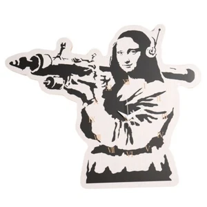 MEDICOM X KARIMOKU X SYNC BRANDALISMO MONA LANZADOR RELOJ DE PARED MADERA BLANCO Banksy - Imagen 1 de 3