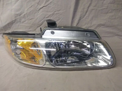 1999-2000 Caravan Voyager Town and Country RH Headlight Assembly - Image 1 of 3