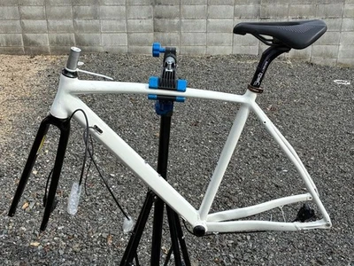 Juego de cuadro TNI MK-DISC ROAD disco de montaje plano de aluminio 100/142 eje pasante 520 USADO Foto 1 de 4