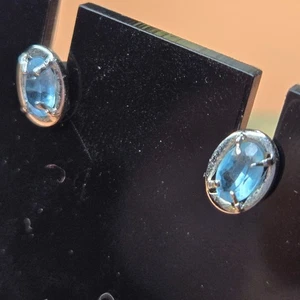 Ohrstecker silberfarbene ovale aquamarinfarbener Stein - Bild 1 von 6