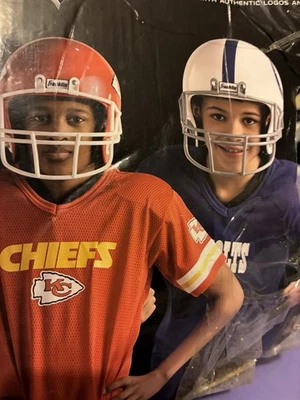 头盔和球衣套装 — 第 1/4 张图片