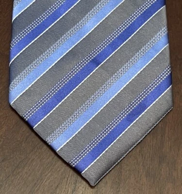 Corbata de cuello para hombre Geoffrey Beene azul gris hecha a mano 63 % seda 37 % poliéster China” Foto 1 de 4