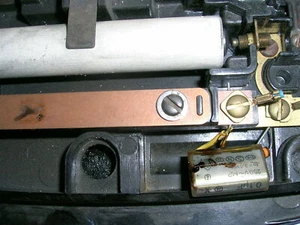 CAPACITOR for sewing machine pedal repair (yellow trans) - Picture 1 of 2