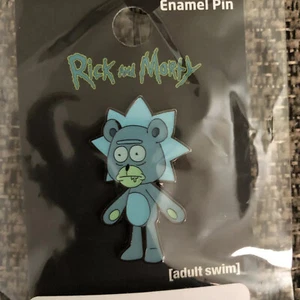 Loungefly Rick and Morty Teddy Rick Emaille Pin.  Erwachsene Schwimmen Neu Originalverpackt. - Bild 1 von 6