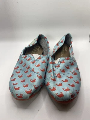 Tom’s Nautical Flats Shoes Slip On Youth Size 3.5 Whales - Image 1 of 4
