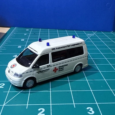 Vehículo de emergencia Volkswagen Cruz Roja Alemana escala HO 1:87 Rietze Foto 1 de 4