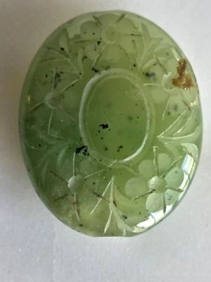 Piedra preciosa antigua decorativa tallada ovalada de jade suelta Foto 1 de 4