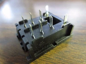 DAYTON 2A583E SOCKET, 8-PIN - NEW SURPLUS - LOT of 10 - Picture 1 of 6
