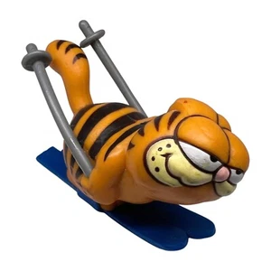 Vintage 3" Garfield Skiing Sport Skis 1981 PVC Action Figure - Picture 1 of 3