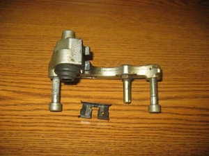 1999 KDX200 FRONT BRAKE CALIPER BRACKET KAWASAKI KDX220 1995-2006 14079-1097 - Picture 1 of 5