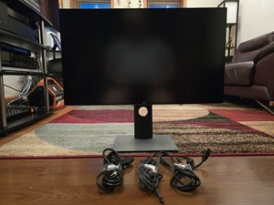 Dell UltraSharp U2720QM  27" 4K UHD USB-C IPS LCD LED -TFT Computer Monitor - Picture 1 of 8