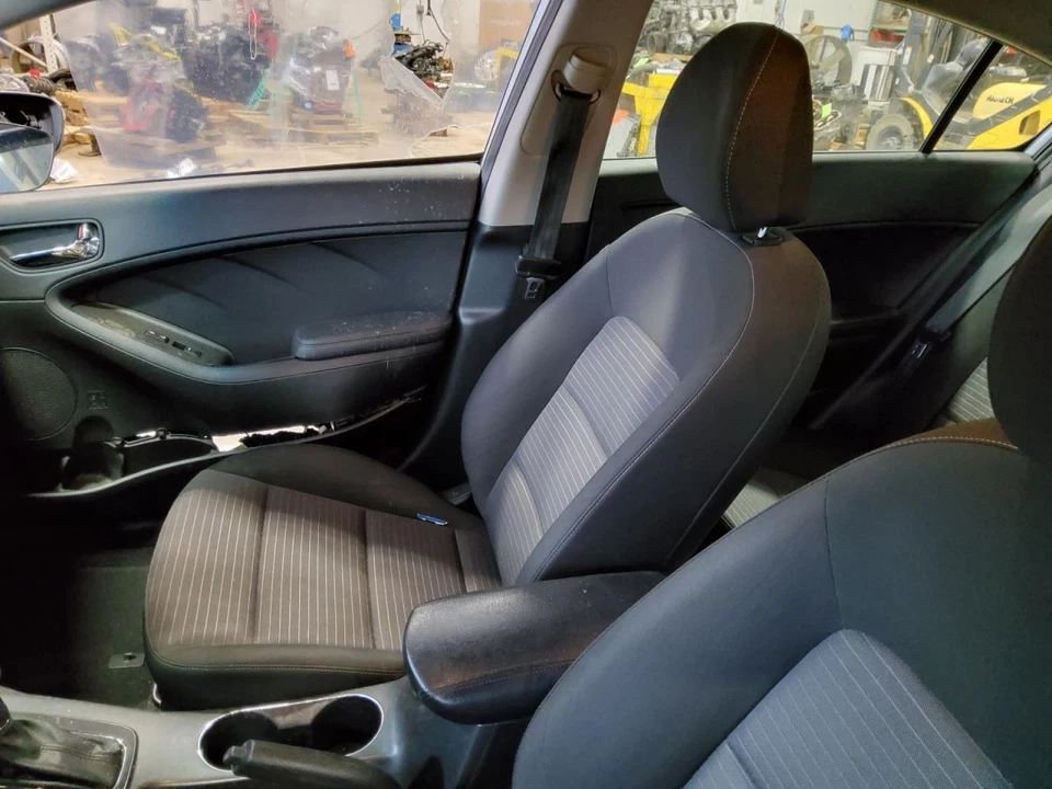 Passenger Front Seat Bucket  Sedan Cloth Fits 14-16 FORTE 477470 Foto 1 de 1