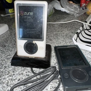 2-Microsoft Zune 30 Black /white 30 GB) Digital Media Player - Picture 1 of 6