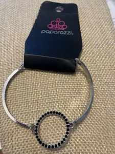 Paparazzi Armband - Center of Couture - Silber mit schwarzen glitzernden Strasssteinen - Bild 1 von 2