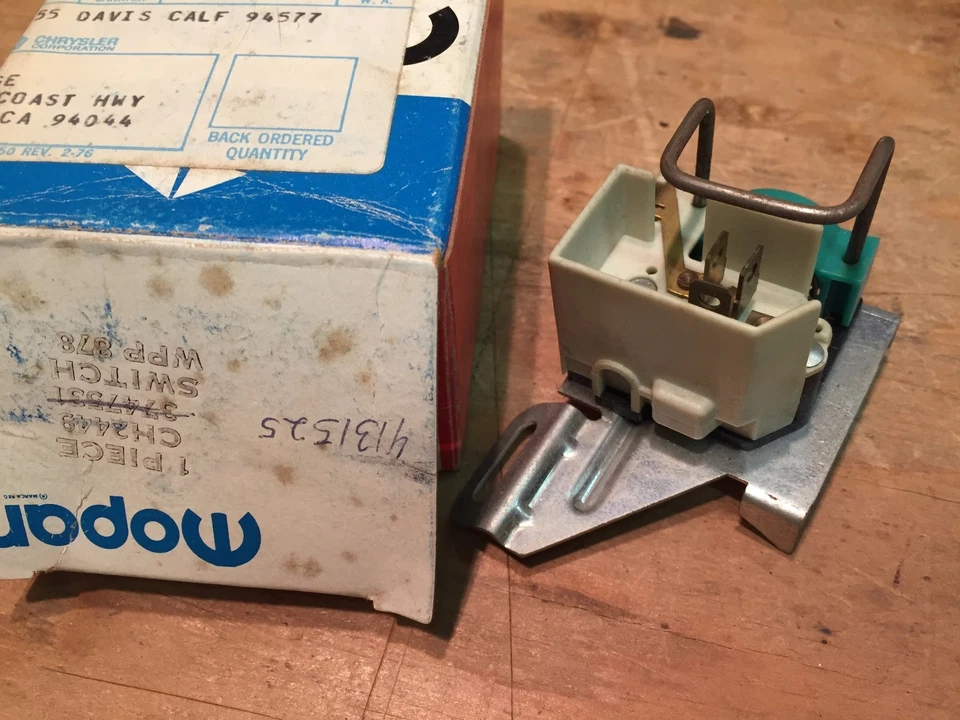 Interruptor atenuador Dodge Diplomat Plymouth Caravelle 1982-89 como nuevo Mopar H/T 41315251 Foto 1 de 1