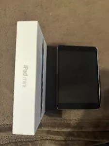 Apple iPad Mini 1st Generation - Picture 1 of 4