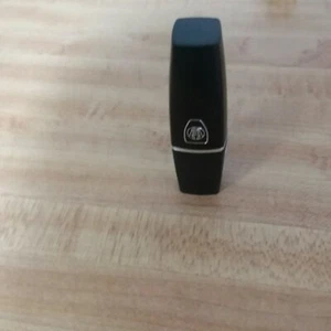 Oil of Olay Colormoist SPF 15 Sunscreen Lipstick "Bronze Reflection" New - Picture 1 of 3