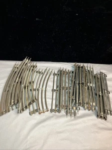 Vintage Lionel Spur O27 Zug 10 gebogene Gleise 15 gerade 3 Schienen 9" USA - Bild 1 von 12
