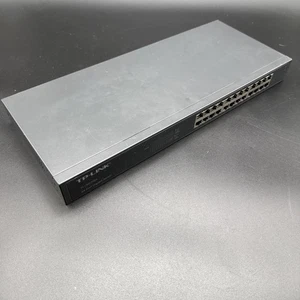 TP-Link TL-SG1024 switch 24 porte Gigabit Ethernet montaggio su rack con alimentazione - Foto 1 di 6