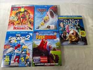 Blu-ray Disney Movie Lot Of 5 NEW SEALED Cars Incredibles Smurfs FreeBird Sing B - Foto 1 di 5