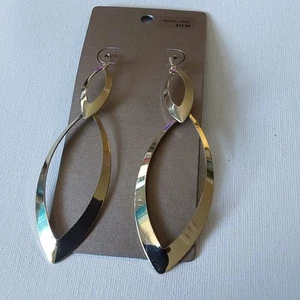Orecchini pendenti a forma di mandorla a goccia tono oro chiaro bersaglio nuovi 3" - Foto 1 di 3