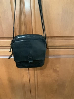 Bolso Bandolera de Cuero Ellington Negro 13" con Bolso de Hombro Expandible De Colección Foto 1 de 4