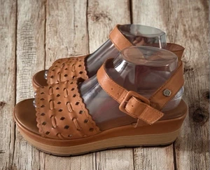 CARMELA Rachel Wedge Sandals Tan Leather Ankle Strap Shoes Size 40 - Picture 1 of 14