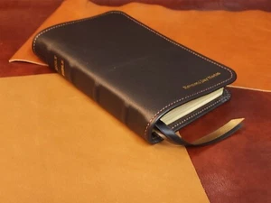 Black Cowhide Super Giant Print Bible with Chocolate Brown Cowhide Liner - Imagen 1 de 11