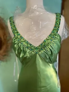 Faviana Apple Green Beaded Prom Evening Special Occasion Dress size 14 $ 265.00 - Picture 1 of 18