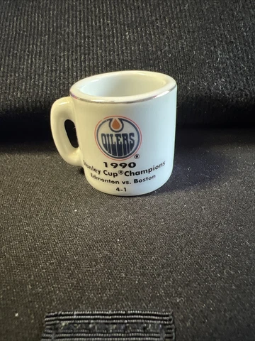 1990 EDMONTON OILERS CERAMIC MINI MUG NHL 1.25" TALL STANLEY CUP CHAMPIONS Cover