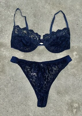 VINTAGE VICTORIA'S SECRET BLUE LACE BRA & PANTY SET  SIZE 38C / LARGE Gold Label - Image 1 of 4