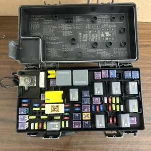 2013 Dodge Caravan C/V Town & Country TIPM Fuse Box Relay Module 68163904AC - Picture 1 of 12