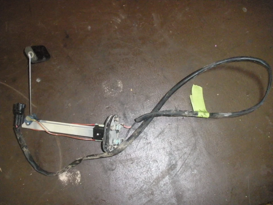 97 TIGERSHARK MONTE CARLO 770 SENSOR DE NÍVEL DE COMBUSTÍVEL UNIDADE DE ENVIO 0620-180 - Imagem 1 de 1