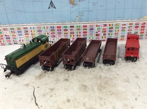 Juego de 4 vagones de carga y caboose Lionel 8153 líneas de lectura motor diésel - Imagen 1 de 21
