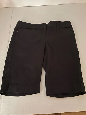 White House Black Market 女式百慕大短裤 - 黑色 - 4 码 - 二手状况完好 — 第 1/4 张图片
