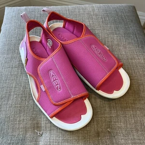 Keen Knotch River Sandals Kids Girls Size 5 Magenta Lilac Open Toe NEW - Picture 1 of 21