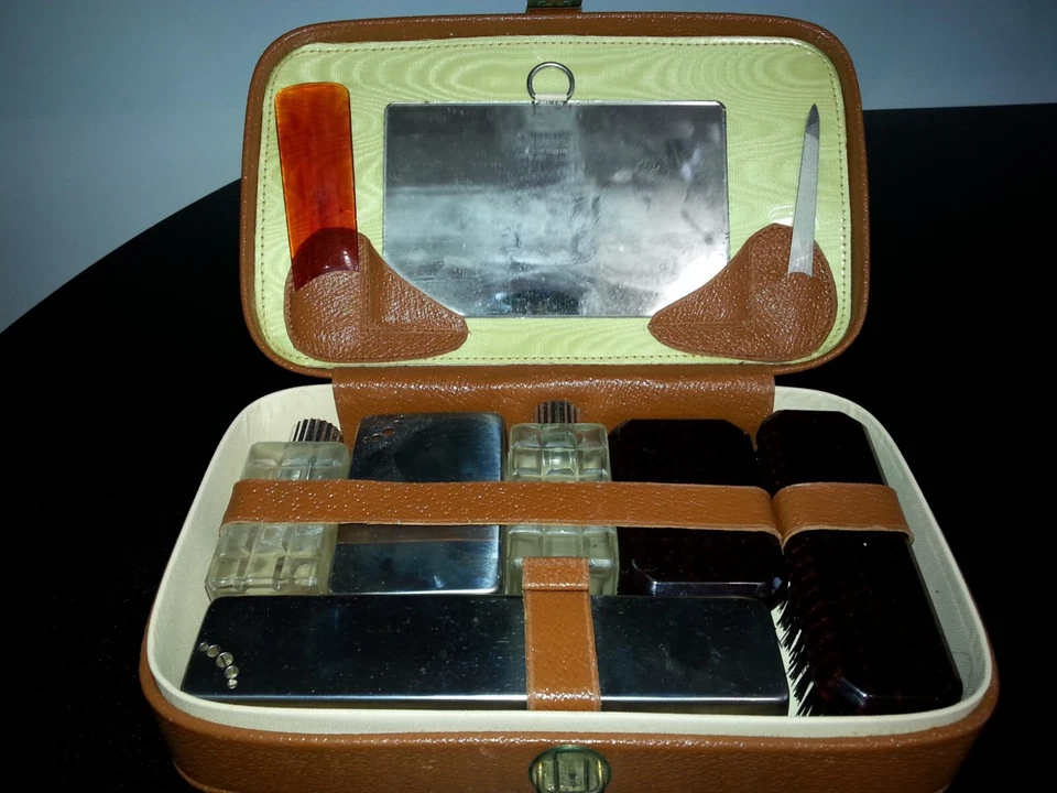 Kit de voyage vinage - Ancienne Trousse de Toilette pour voyage - état idéal - Photo 1/1