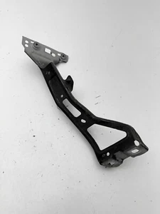 2018-2023 AUDI A4 S4 - FRONT LEFT FENDER MOUNT SUPPORT BRACKET OEM 8W0821135C - Picture 1 of 6