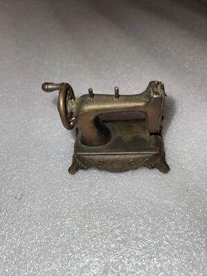 Collectible Metal Miniature Doll House Sewing Machine~Durham Industries~No 5403 - Image 1 of 4