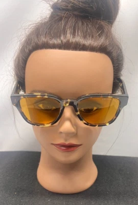 Prada PR A04S 偏光太阳镜 - 哈瓦那黑色/黄色,无盒 — 第 1/4 张图片