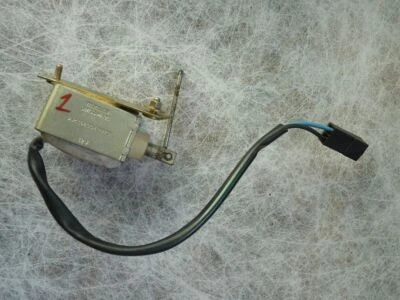 Alfa Romeo 164 2.0 Turbo ZV actuador portón trasero 164004119201 Foto 1 de 2