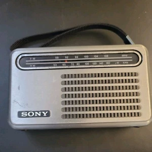Vintage SONY Model TFM-6100W Transistor AM/FM 2 Band Radio with Hand Strap Works - Picture 1 of 3