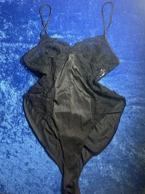 Body de peluche de encaje de nailon encubierto de colección negro lencería pequeña pinup Foto 1 de 4