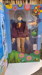 Figura Paul McCartney 13" The Beatles Yellow Submarine 1:6 con flores  - Imagen 1 de 10