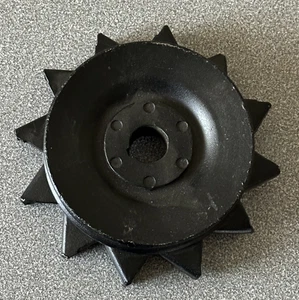 1956-57 CORVETTE & CHEVY 3 5/8" GENERATOR PULLEY USED ORIGINAL NICE NEEDS DETAIL - Picture 1 of 3